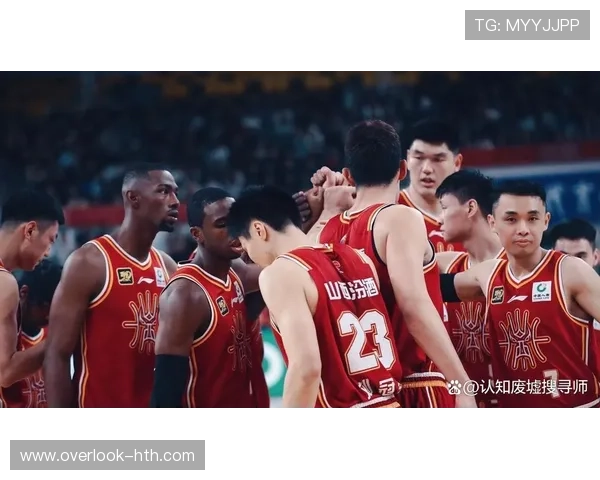 CBA联赛精彩对决不断，新星球员逆袭引爆全场热议