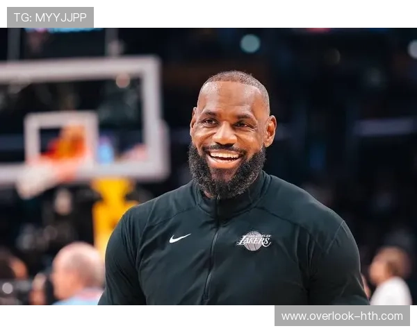 NBA最新动态：勒布朗詹姆斯谈球队战术调整并展望新赛季前景