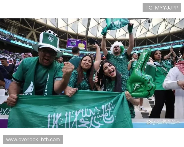 西汉姆联最新动态揭晓球队转会与赛季前景分析